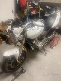 Honda hornet 2005
