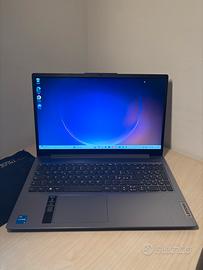 LENOVO IdeaPad Slim 3 15IRH8