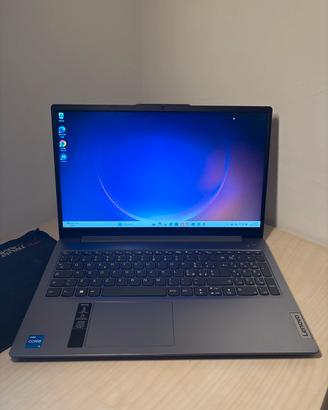LENOVO IdeaPad Slim 3 15IRH8