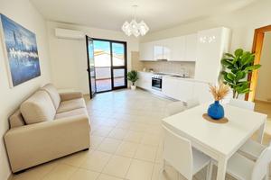 Trilocale centrale con posto auto e terrazza