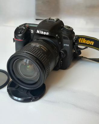 Nikon D7500 + 16-85VR| 4.300 scatti, Box, Perfetta
