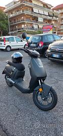 Super Soco Cux modello luxury