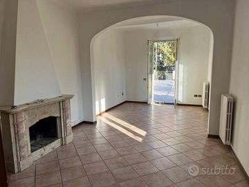 Appartamento di 165 m² con 5 locali a Modena
