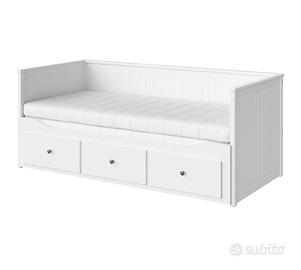 Letto + 2 materassi modello Hemnes Ikea
