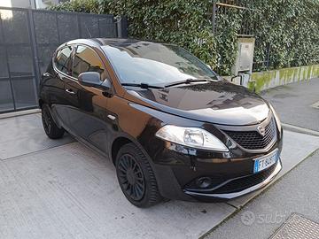 Lancia Ypsilon 1.2 benzina elefantino anno 2018