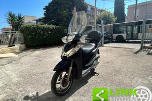 HONDA SH 300 i Bauletto e Visiera inclusi