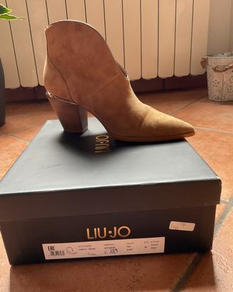 Stivaletti  bassi in suede color sabbia
