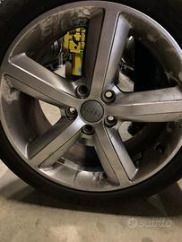 Pneumatici Michelin Primacy 4 con cerchi