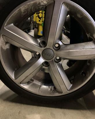 Pneumatici Michelin Primacy 4 con cerchi