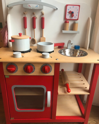 Cucina  New Classic Toys in legno per bambini
