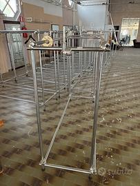 Carrelli in metallo negozio