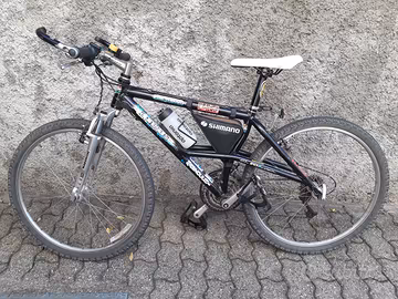 Mountain bike alluminio con forcella Marzocchi