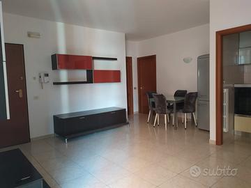 Elegante Bilocale arredato con Box - ideale per sp