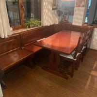 Tavolo  panca e sedie