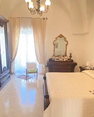 camera da letto stile classico