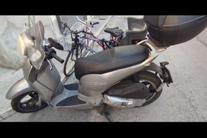 Scarabeo 200 Light