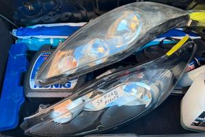 Fari anteriori Ford Fiesta MK7