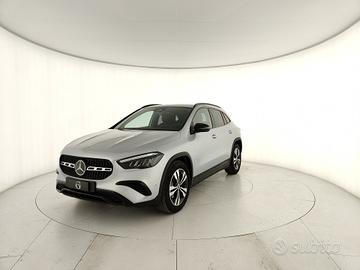 MERCEDES-BENZ GLA 200 d automatic