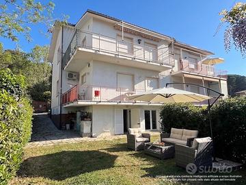 Castiglioncello: con giardino, 500 m dal mare