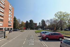 Stanza ad Albiate con posto auto libera subito