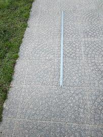 N. 25 paletti zincati per recinzioni  Ml. 1,6