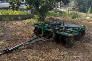 Erpice a dischi 16 elementi con apertura idraulica