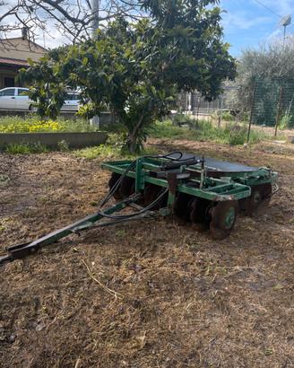 Erpice a dischi 16 elementi con apertura idraulica
