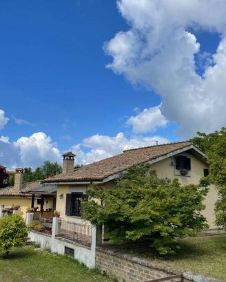 Villa di 310 m² con più di 5 locali e box auto dop
