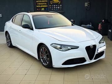 Alfa Romeo Giulia 2.0 Turbo 280 CV AT8 AWD Q4 Velo