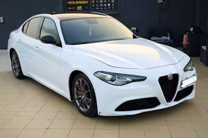 Alfa Romeo Giulia 2.0 Turbo 280 CV AT8 AWD Q4 Velo