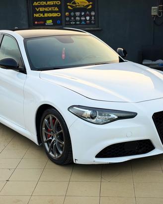 Alfa Romeo Giulia 2.0 Turbo 280 CV AT8 AWD Q4 Velo