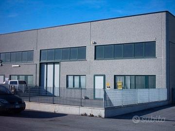 Capannoni disponibili oggi mq 350 e mq 450 teverol