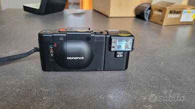 Fotocamera Olympus XA – 35mm + custodia
