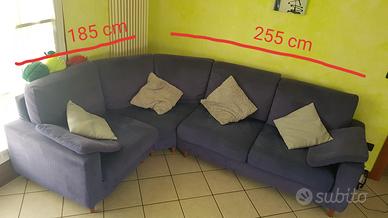 Divano angolare. 