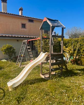 Altalena, scivolo e arrampicata per giardino