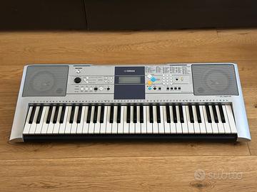 Tastiera Yamaha PSR e 323