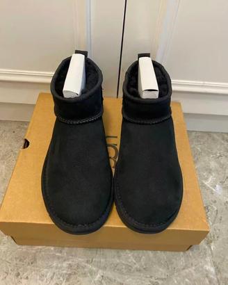Stivali da neve UGG Mini, neri/taglia 37