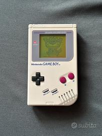 Nintengo Game Boy Dmg-01 e Pokémon giallo