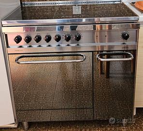 Cucina a gas e cappa