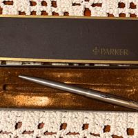 Penna a sfera Parker a scatto