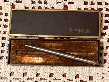 Penna a sfera Parker a scatto