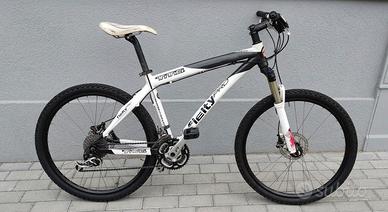 MTB full carbon