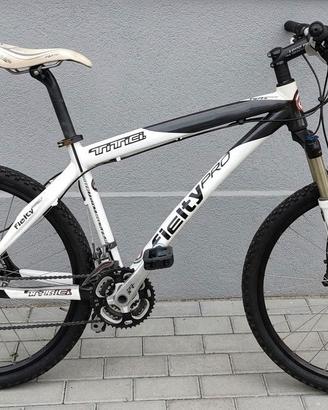 MTB full carbon