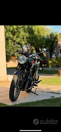 Triumph Bonneville T100black