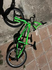 bmx costumizata verde