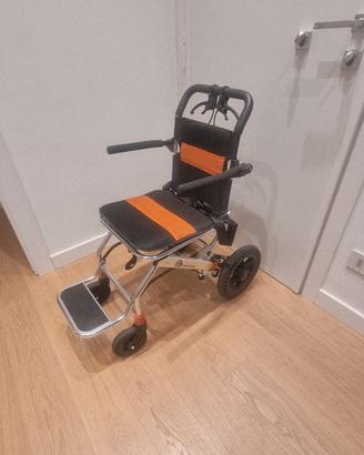Sedia a rotelle pieghevole ultraleggera+ alzagambe