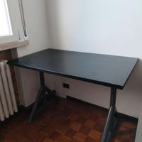 Scrivania Ikea Idasen