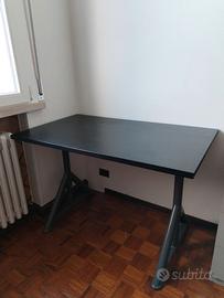 Scrivania Ikea Idasen