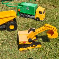 3 veicoli da costruzione giocattolo