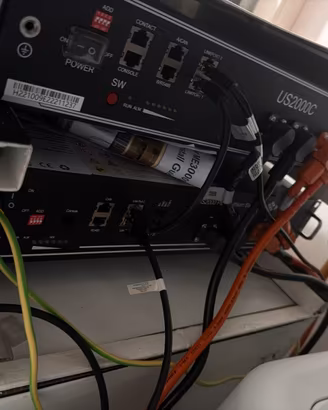 7 batterie pylontech + rack azzuro